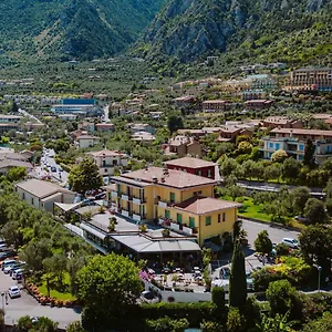 Limone Hotel